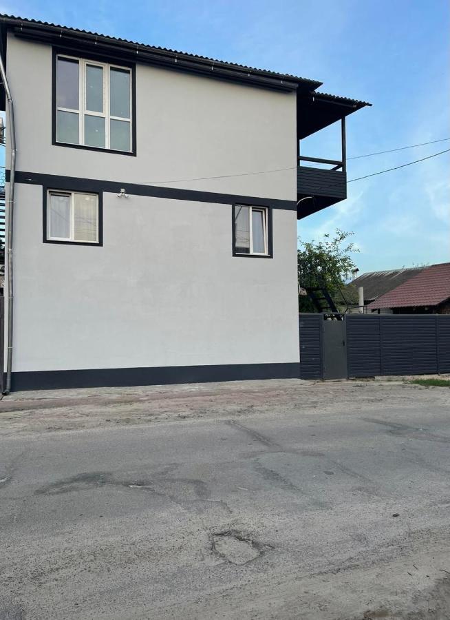 Guest House Чернихив Екстериор снимка